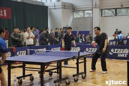 西安交通大學城市學院代表隊在2013陜西省大學生乒乓球比賽暨“校長杯”乒乓球比賽中獲佳績