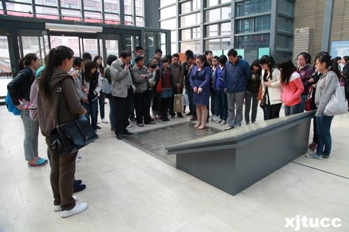 西安交通大學城市學院愛國主義教育暨教學實驗基地掛牌儀式隆重舉行