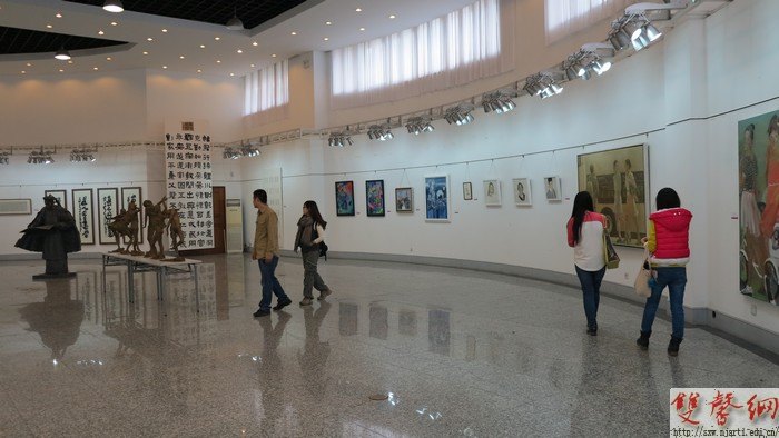 南京藝術學院第二屆青年教師技能展演美術作品展開幕