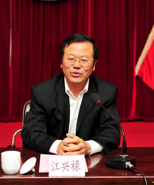 清華大學(xué)、北京大學(xué)在明掛職博士、碩士來(lái)校考察