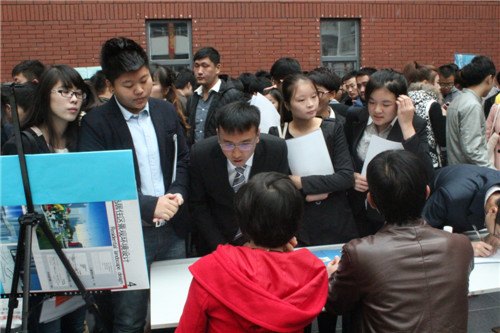 長春建筑學院召開2014屆畢業生校園招聘會