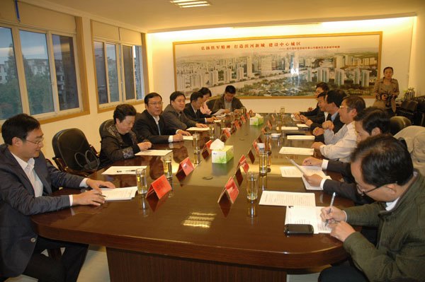 徐成鋼送團干到徽州區(qū)掛職鍛煉