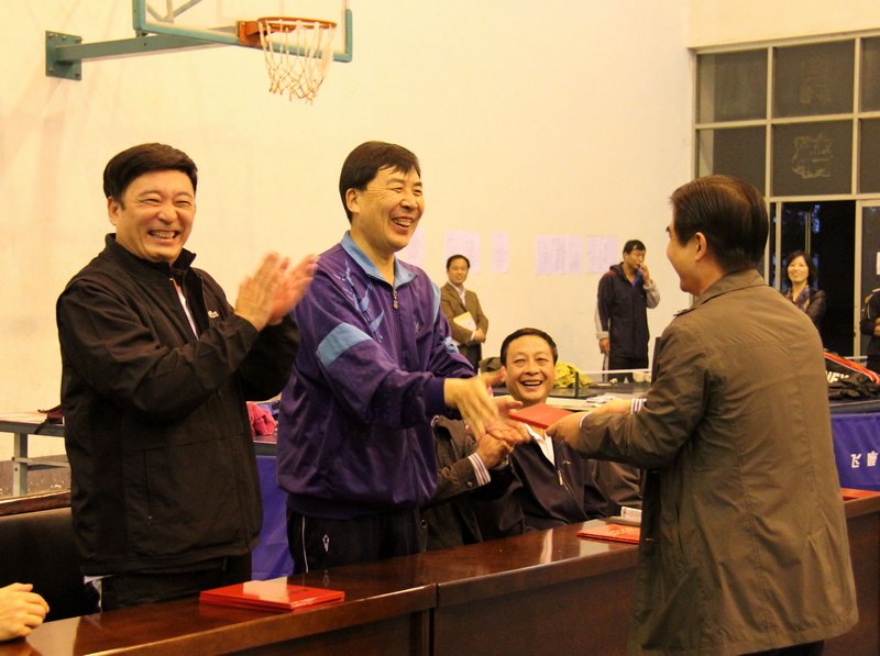 許昌學院第二屆“活力杯”職工羽毛球比賽勝利閉幕