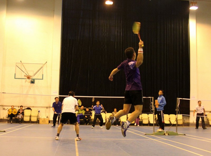 許昌學院第二屆“活力杯”職工羽毛球比賽勝利閉幕