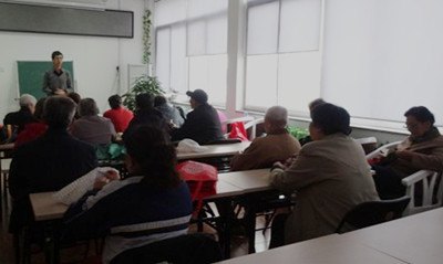 信息學院黨員走進社區開展計算機培訓