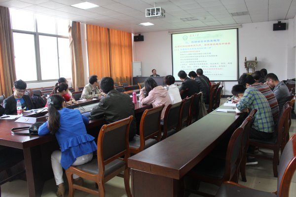 武漢大學簡新華教授來武漢工程大學做學術報告