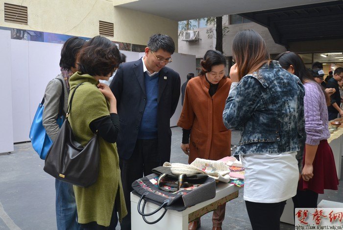 南京青奧會組委會領(lǐng)導(dǎo)訪問設(shè)計學(xué)院探討合作事宜