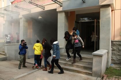 學校舉行2013年消防安全疏散演習