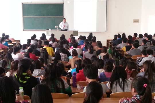 武漢大學博士生導師陳化教授來晉中學院講學