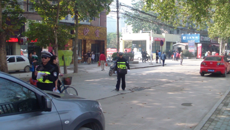 校保衛處聯合公安交管部門展開武南路交通專項整治行動