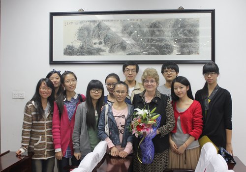 美國教育專家CarolynPopeEdwards來校作學術講座