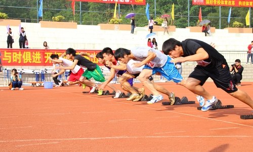 運動健將意氣風(fēng)發(fā)  田徑賽場盡顯風(fēng)采