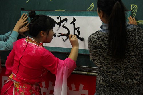 里仁學院舉行首屆“旅游之星”導游風采大賽復賽