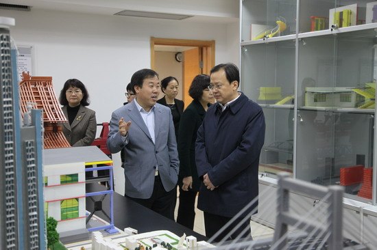海淀區區長孫文鍇來北京城市學院視察