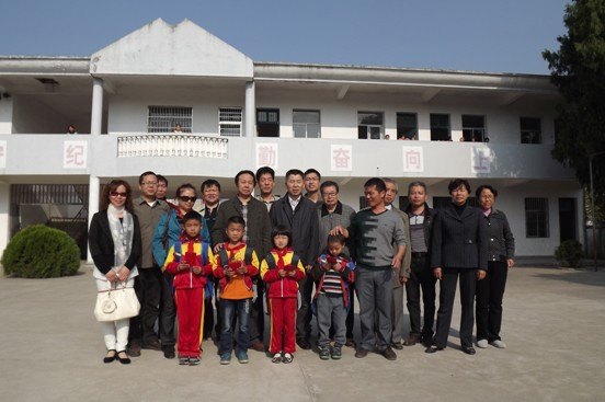 九三學社陶院支社資助農村家庭貧困學生