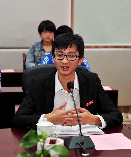 福建農林大學召開校園劇《上大學》觀后座談會