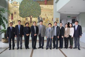 天津商業(yè)大學(xué)TUC-FIU合作學(xué)院黨總支書記羅慶豐一行來山東旅游職業(yè)學(xué)院參觀考察