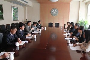 天津商業(yè)大學(xué)TUC-FIU合作學(xué)院黨總支書記羅慶豐一行來山東旅游職業(yè)學(xué)院參觀考察