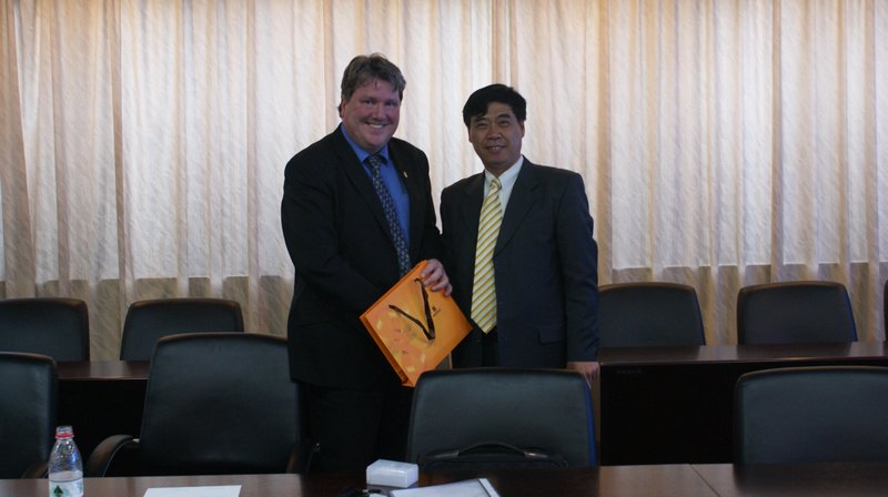 英國安格利亞魯斯金大學代表團來訪湖北工業大學