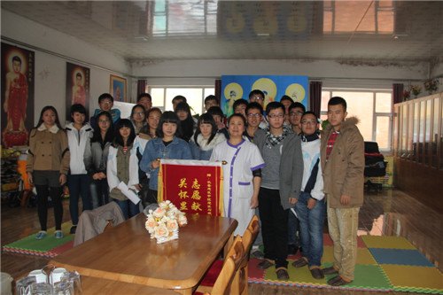 建筑與規劃學院踐行社開展“關愛老人”愛心活動