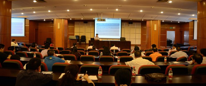 ȫ^ߵȌWУУȫ^пhν̌}ӖࡱڏVWԺe