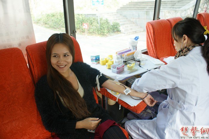 南京藝術(shù)學院兩天內(nèi)370名師生無償獻血75150毫升