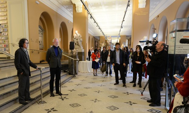 徐冰裝置作品《桃花源的理想一定要實現》在倫敦V&A美術館展出