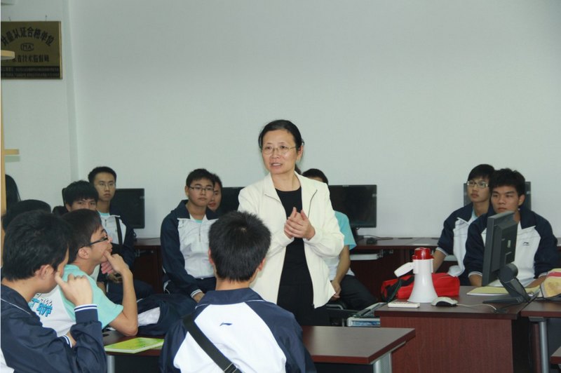 2013級聯(lián)培生到廣東輕工業(yè)職業(yè)技術(shù)學(xué)院體驗學(xué)習(xí)生活