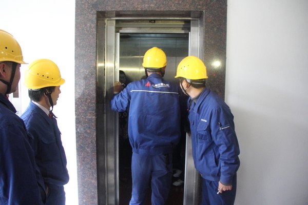 景德鎮陶瓷學院開展“電梯安全進校園”活動