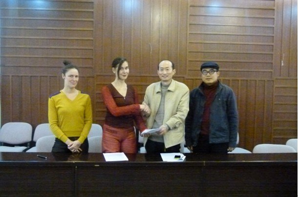 景德鎮(zhèn)陶瓷學(xué)院與比利時(shí)媒體、藝術(shù)與設(shè)計(jì)學(xué)院簽訂交換生合作協(xié)議