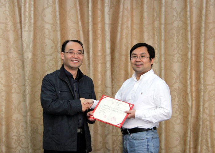 蘇州大學(xué)特聘教授陳新建博士聘為廣西師范學(xué)院計信學(xué)院兼職教授