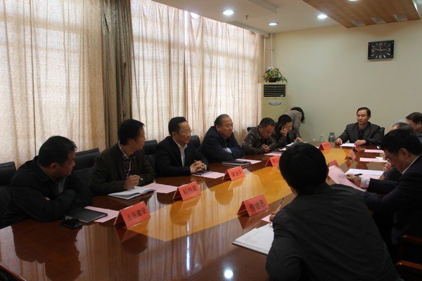 武漢市委常委、東湖高新區黨工委書記胡立山來校調研