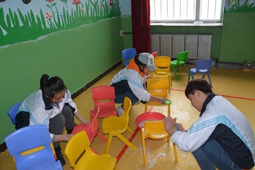 極光青年志愿者協(xié)會開展慰問自閉癥兒童康復(fù)中心活動