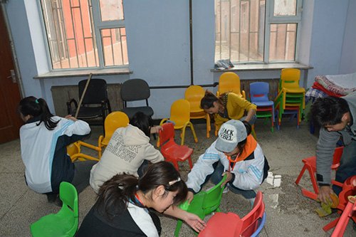 極光青年志愿者協(xié)會開展慰問自閉癥兒童康復(fù)中心活動