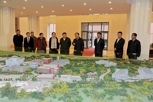 中國民辦教育協會會長王佐書蒞臨長春建筑學院參觀考察