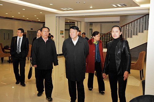 中國民辦教育協會會長王佐書蒞臨長春建筑學院參觀考察