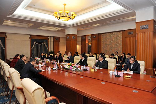 中國民辦教育協會會長王佐書蒞臨長春建筑學院參觀考察