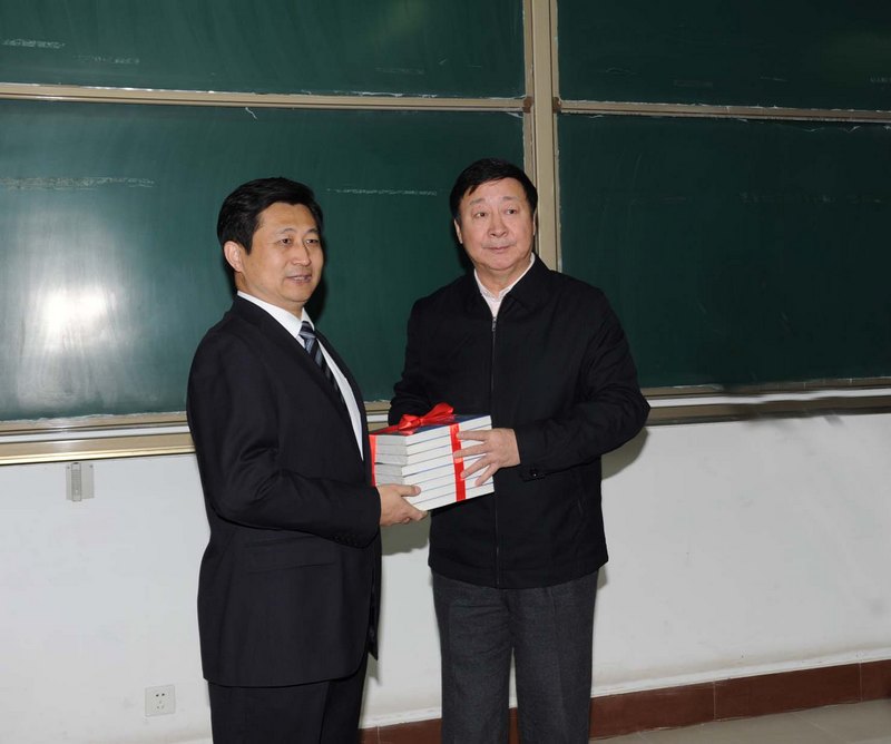 國家安監總局副局長楊元元來校視察