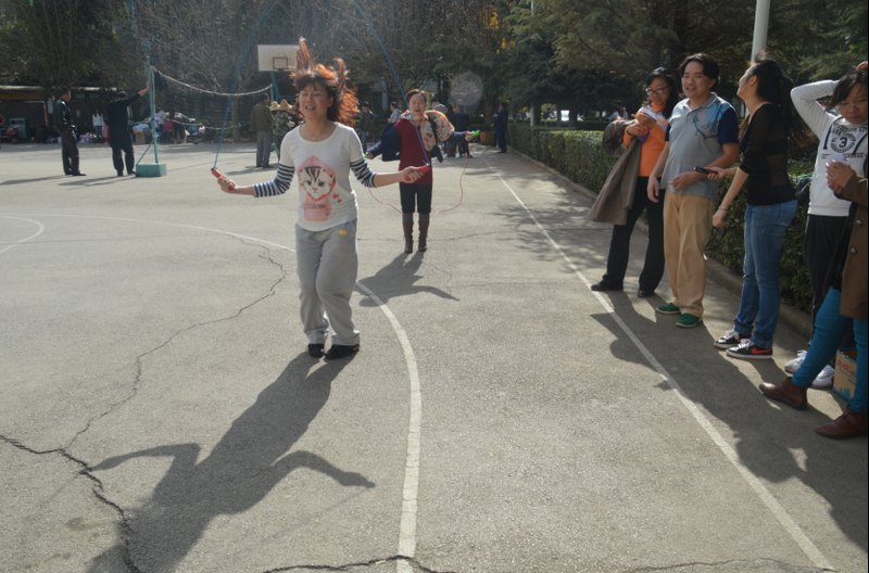 云南師范大學(xué)商學(xué)院工會舉行趣味運(yùn)動會