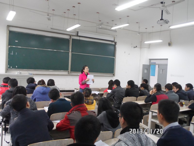 電氣信息學院學生黨支部召開學習群眾路線組織生活會重大城科“群眾路線實踐教育活動”系列報道之九