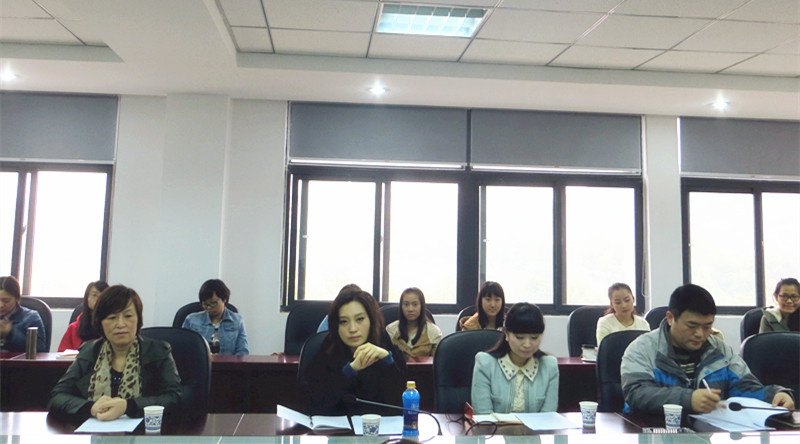 三峽電視臺(tái)知名主播走進(jìn)校園與三峽大學(xué)科技學(xué)院學(xué)生面對(duì)面交流