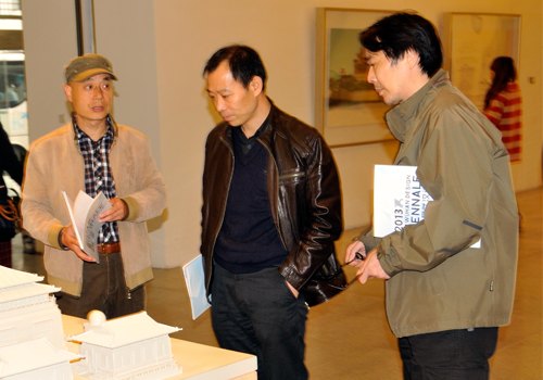 藝術設計學院組織支部書記參觀武漢設計雙年展