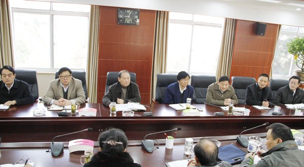 轉(zhuǎn)作風(fēng) 提效率 重效益 努力提高機(jī)關(guān)服務(wù)水平——皖西學(xué)院召開職能處室負(fù)責(zé)人會(huì)議