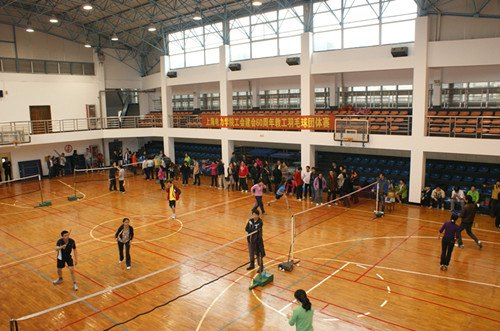 教職工羽毛球團(tuán)體賽成功舉辦