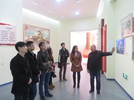 許昌學院城鄉(xiāng)規(guī)劃與園林學院開展“學雷鋒”志愿服務活動