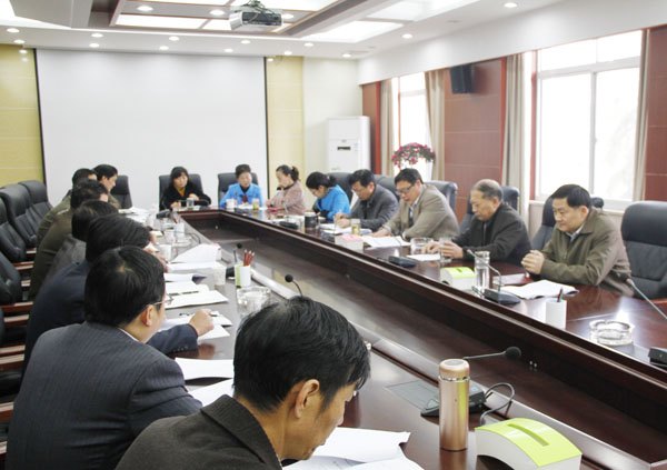 全校動員 全員參與 強力推進 務(wù)求實效——學(xué)校召開第七屆六安市文明單位申報工作會議