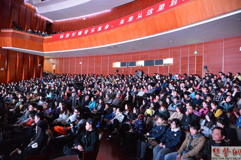 “音樂鬼才”卞留念回母校暢談科技引爆音樂革命