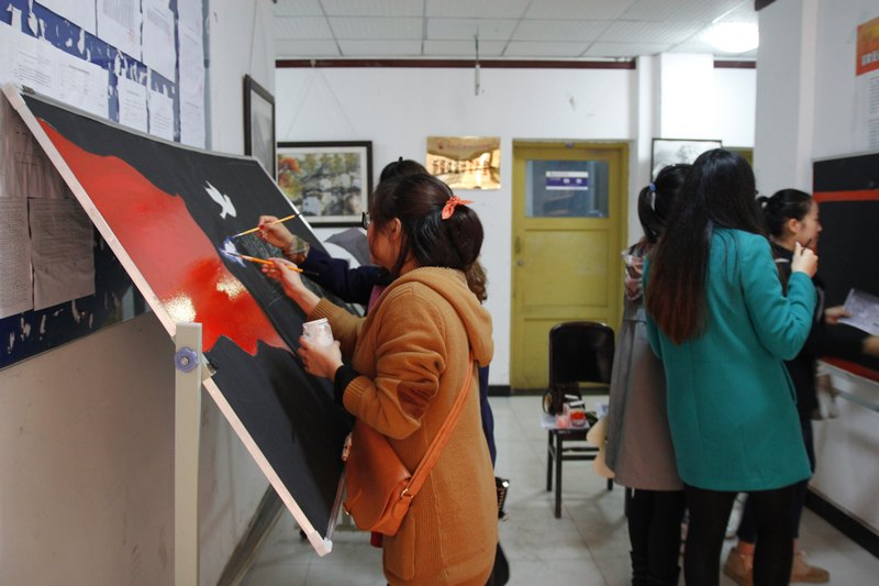 藝術設計學院各黨支部宣傳十八屆三中全會精神