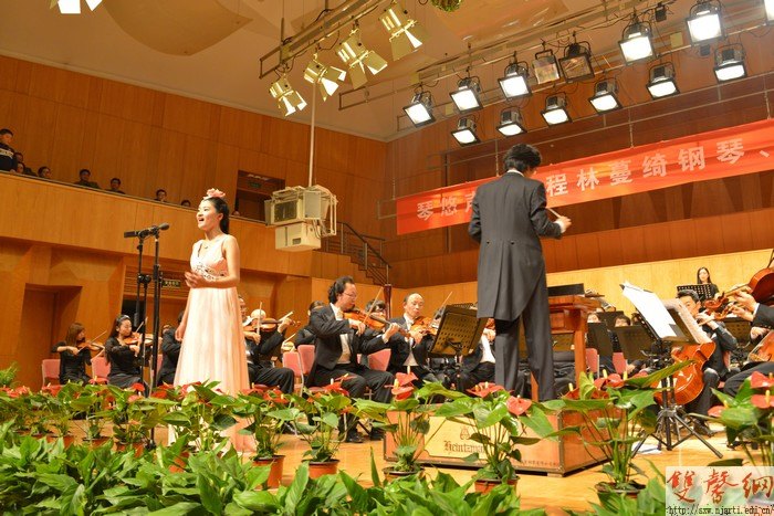 《南京晨報》南藝16歲小丫程林蔓綺 舉辦個人鋼琴音樂會