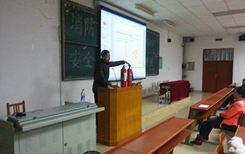 電氣工程系舉辦“寢室文化節”之消防知識講座